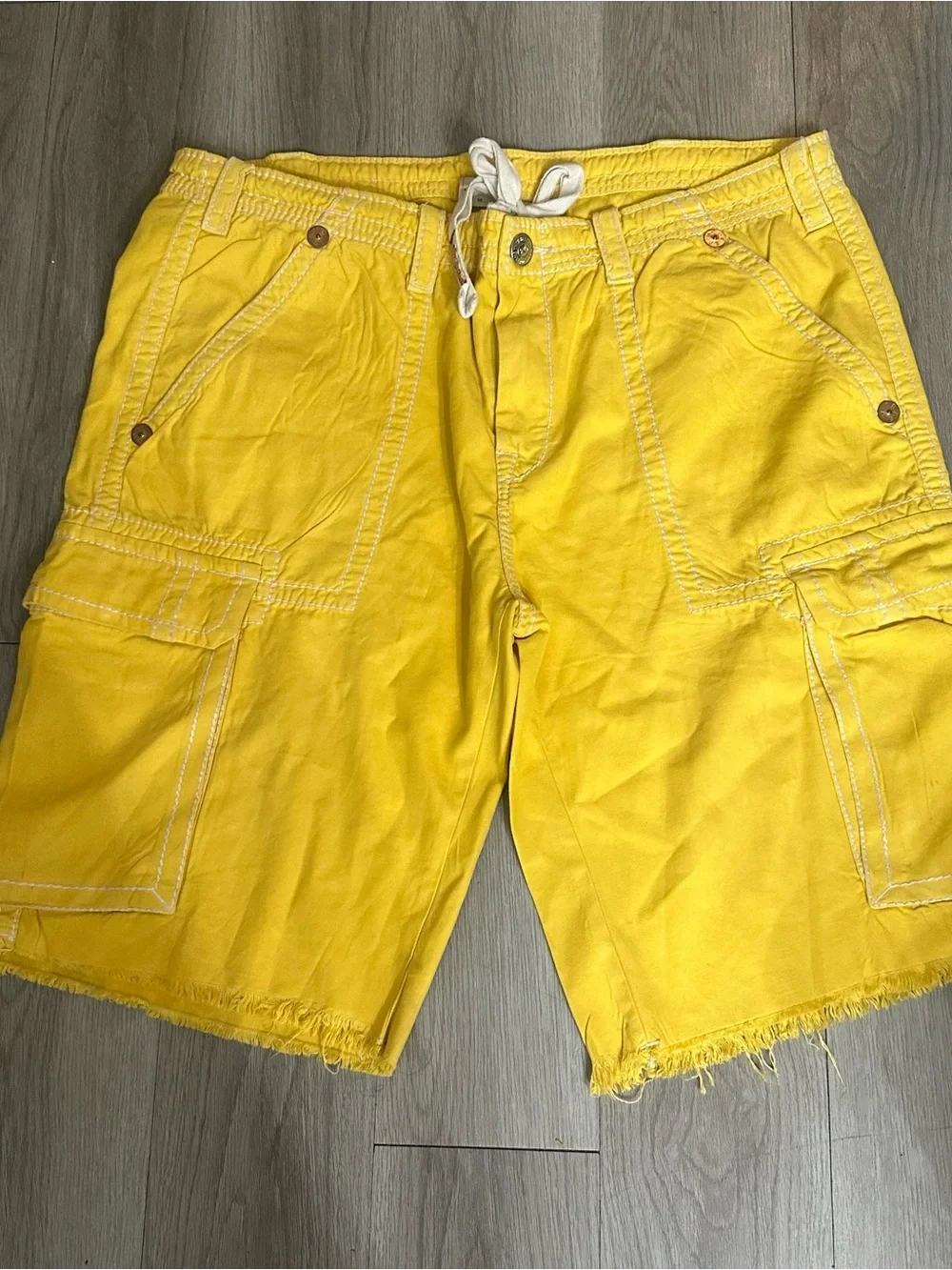 Yellow Men’s Cargo Shorts True Religion- 42